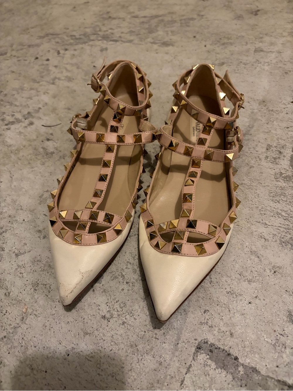 Valentino Rockstud Pointed-Toe Heels in White & Pink EU 36
